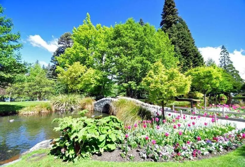 호텔 Base Backpackers Queenstown