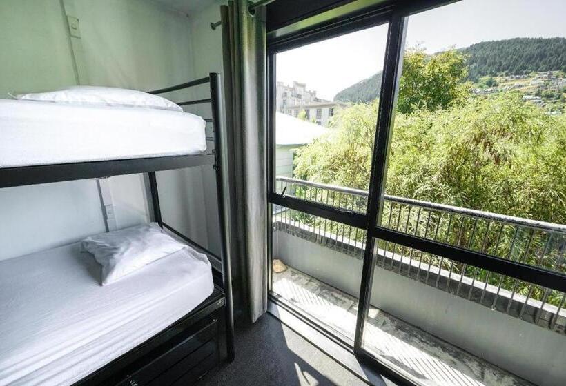 호텔 Base Backpackers Queenstown