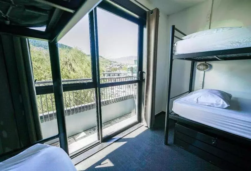 호텔 Base Backpackers Queenstown