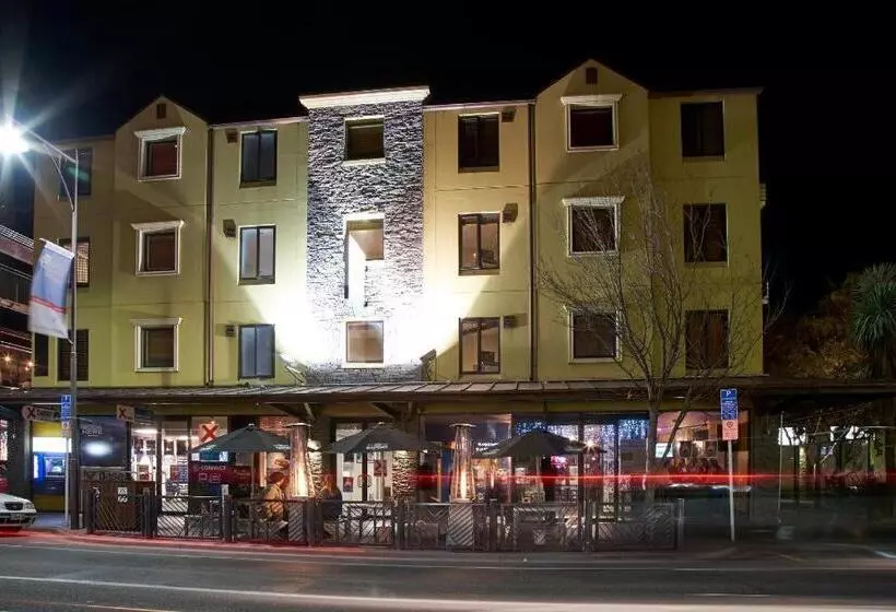 호텔 Base Backpackers Queenstown