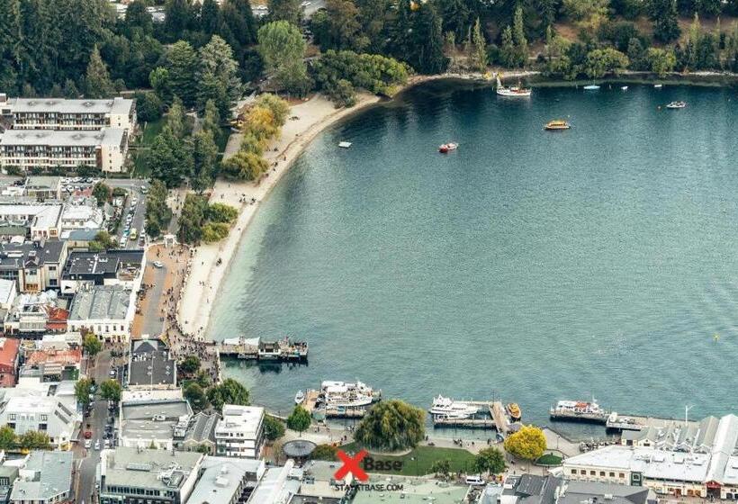 호텔 Base Backpackers Queenstown