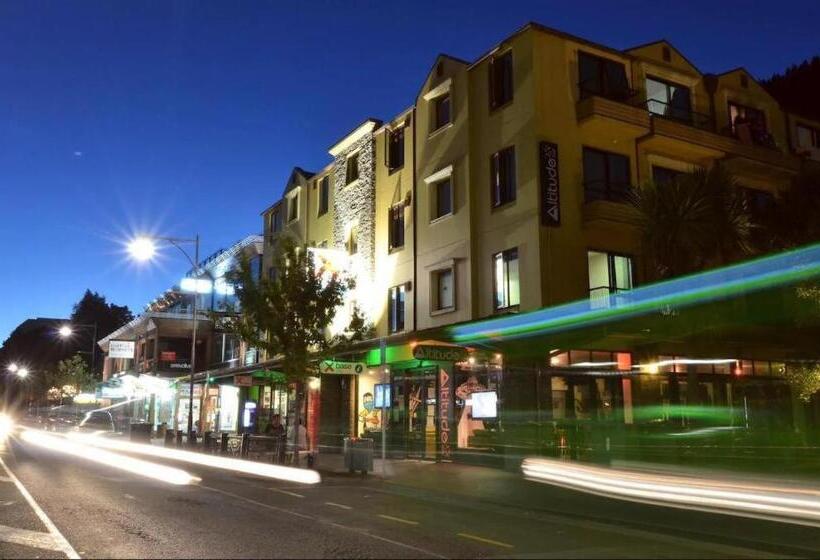 호텔 Base Backpackers Queenstown