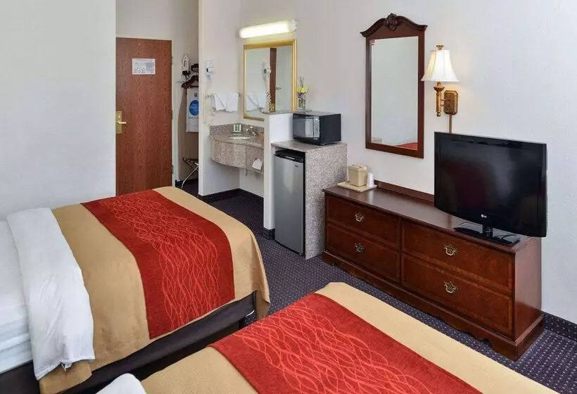 هتل Comfort Inn And Suites