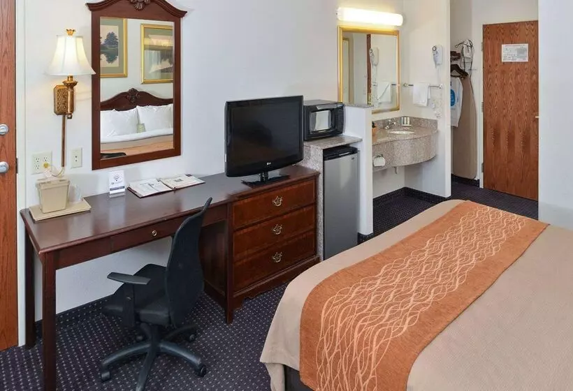 هتل Comfort Inn And Suites