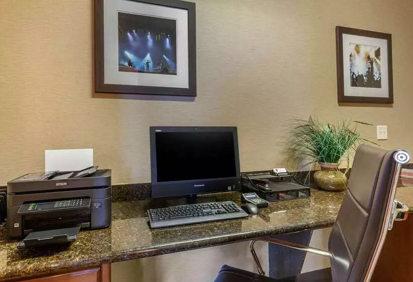 ホテル Comfort Suites Glendale   State Farm Stadium Area