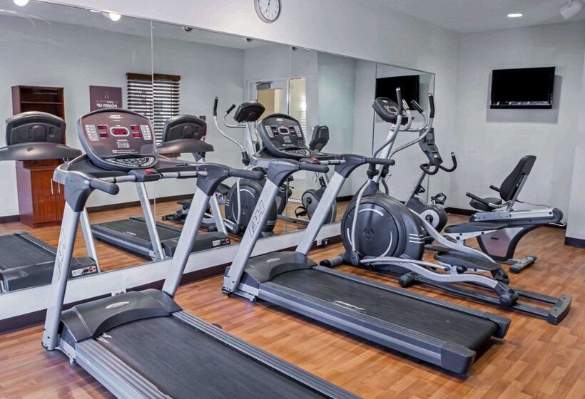 هتل Comfort Suites Southport