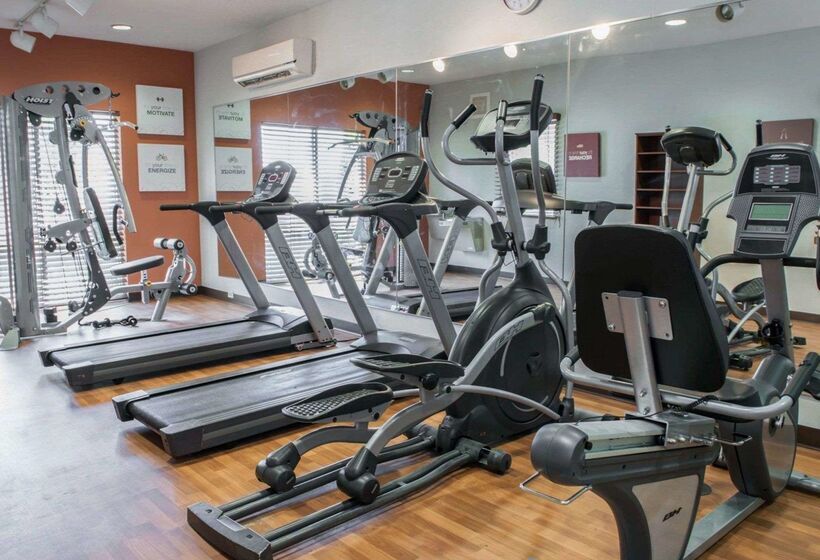 هتل Comfort Suites Southport