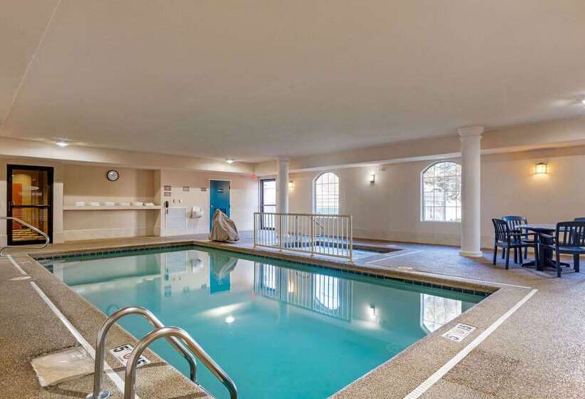 فندق Comfort Suites Stevensville  St. Joseph