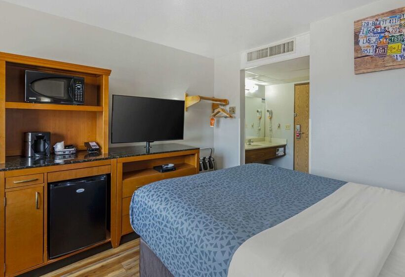 בית מלון כפרי Baymont By Wyndham Missoula