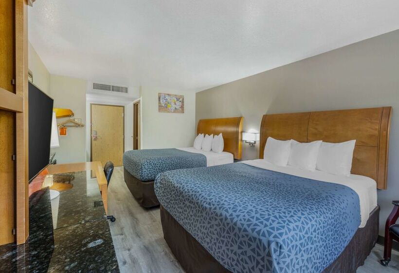 בית מלון כפרי Baymont By Wyndham Missoula