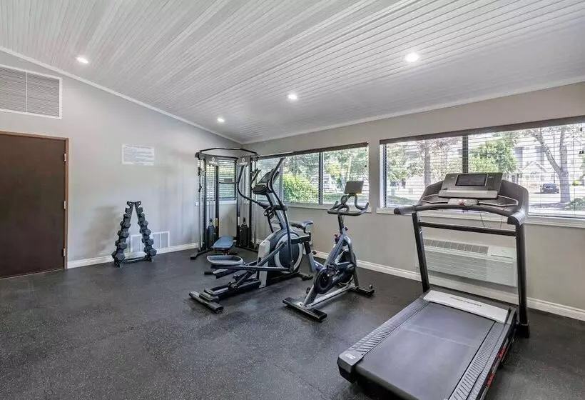 هتل Baymont By Wyndham Missoula