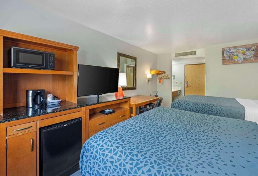 בית מלון כפרי Baymont By Wyndham Missoula