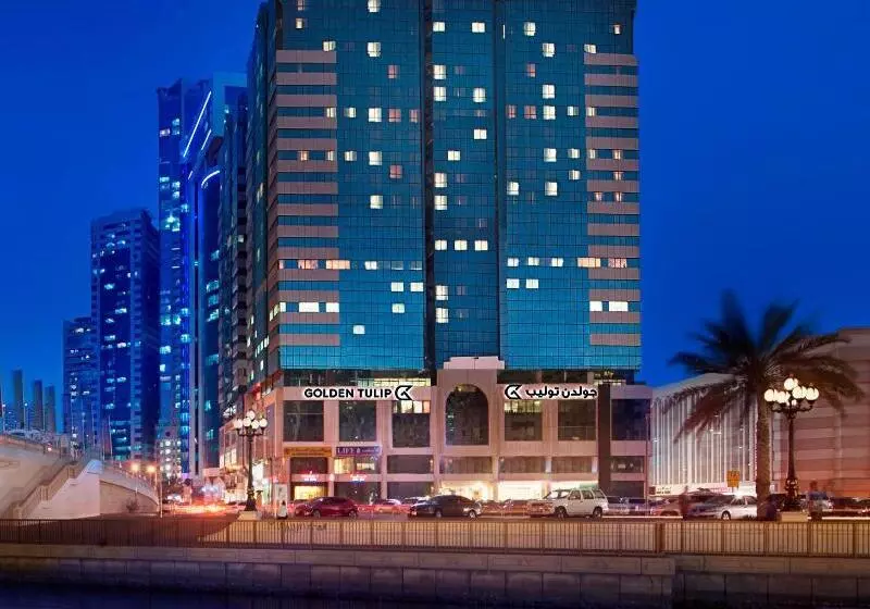 ホテル Golden Tulip Sharjah