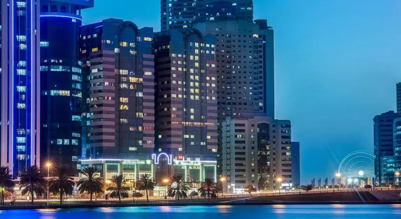 ホテル Golden Tulip Sharjah