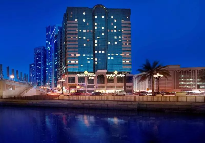ホテル Golden Tulip Sharjah