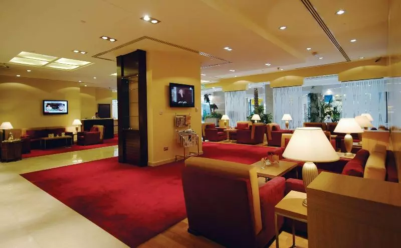 ホテル Golden Tulip Sharjah