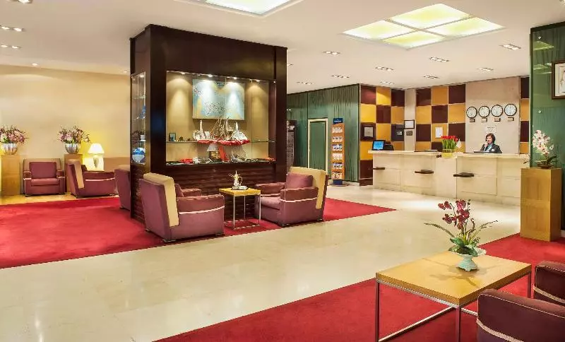 ホテル Golden Tulip Sharjah