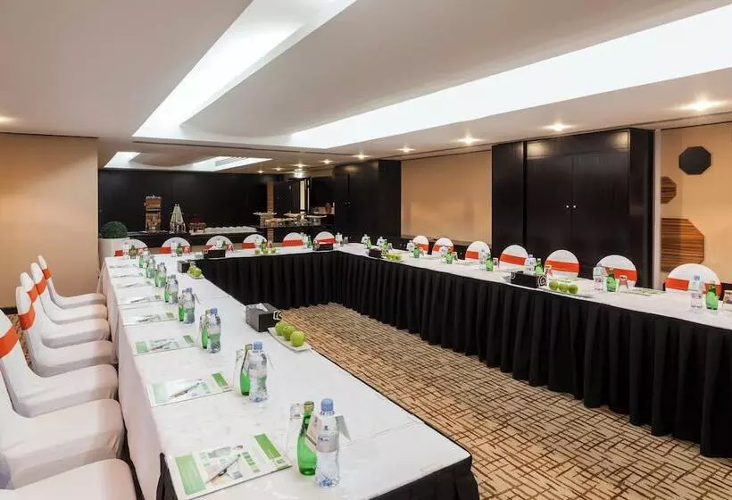 هتل Holiday Inn Dubai Al Barsha, An Ihg