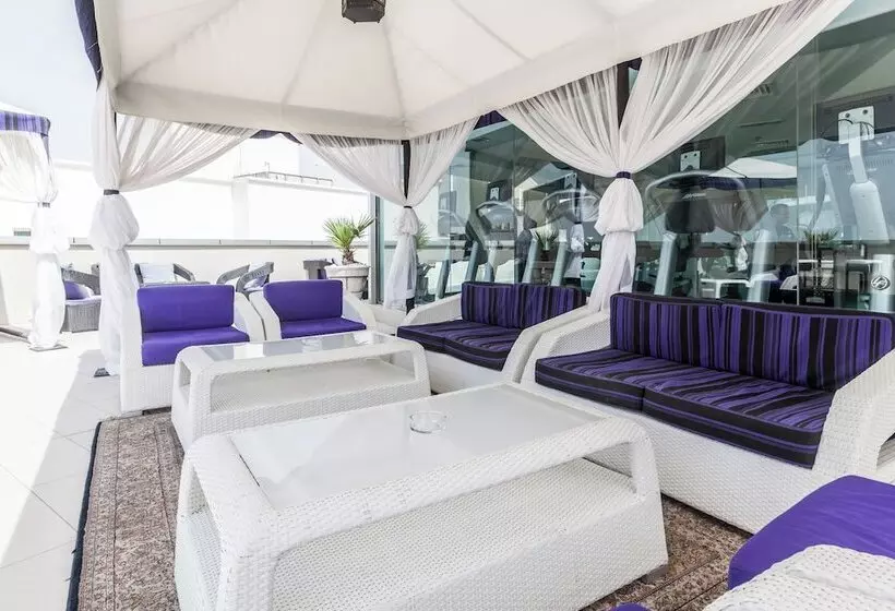 هتل Holiday Inn Dubai Al Barsha, An Ihg