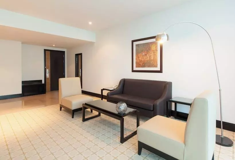 هتل Holiday Inn Dubai Al Barsha, An Ihg