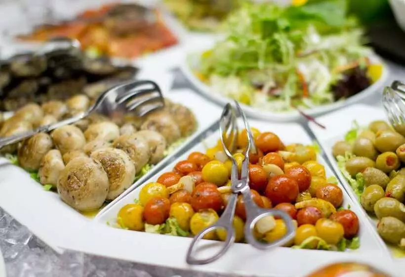 هتل Holiday Inn Dubai Al Barsha, An Ihg