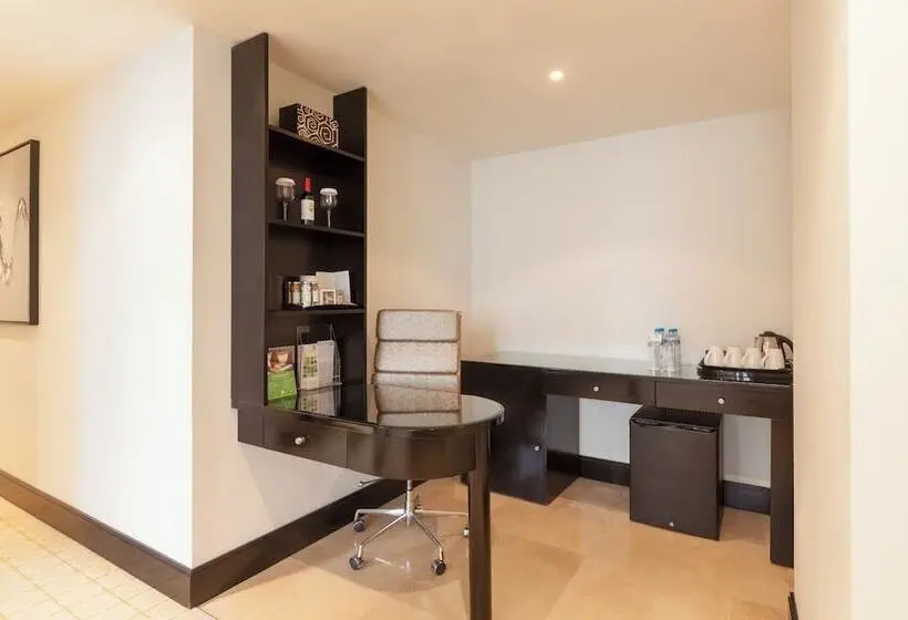 هتل Holiday Inn Dubai Al Barsha, An Ihg