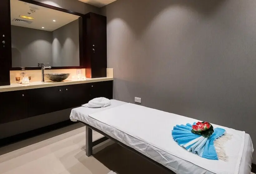 هتل Holiday Inn Dubai Al Barsha, An Ihg