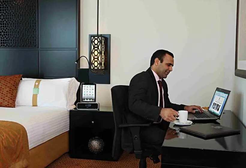هتل Holiday Inn Dubai Al Barsha, An Ihg