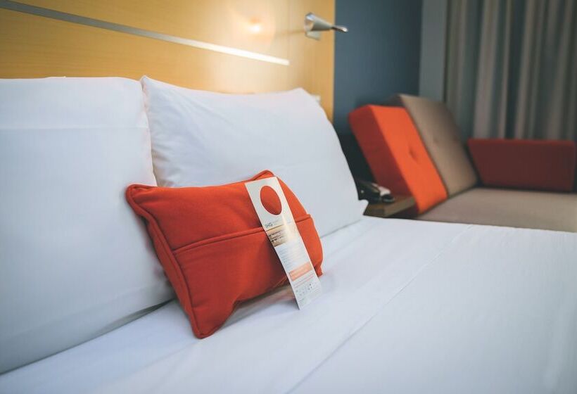 فندق Holiday Inn Express Milan Malpensa Airport, An Ihg