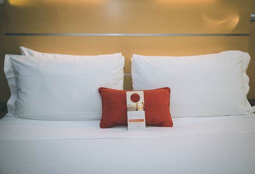 فندق Holiday Inn Express Milan Malpensa Airport, An Ihg