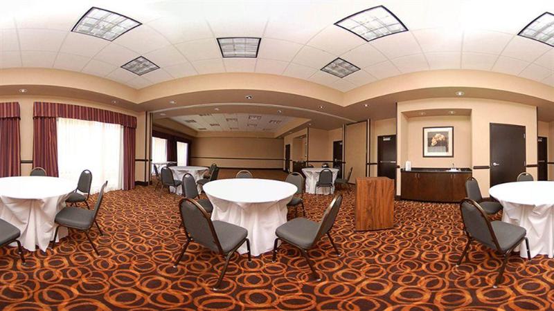 Отель Holiday Inn Express & Suites Lexington, An Ihg