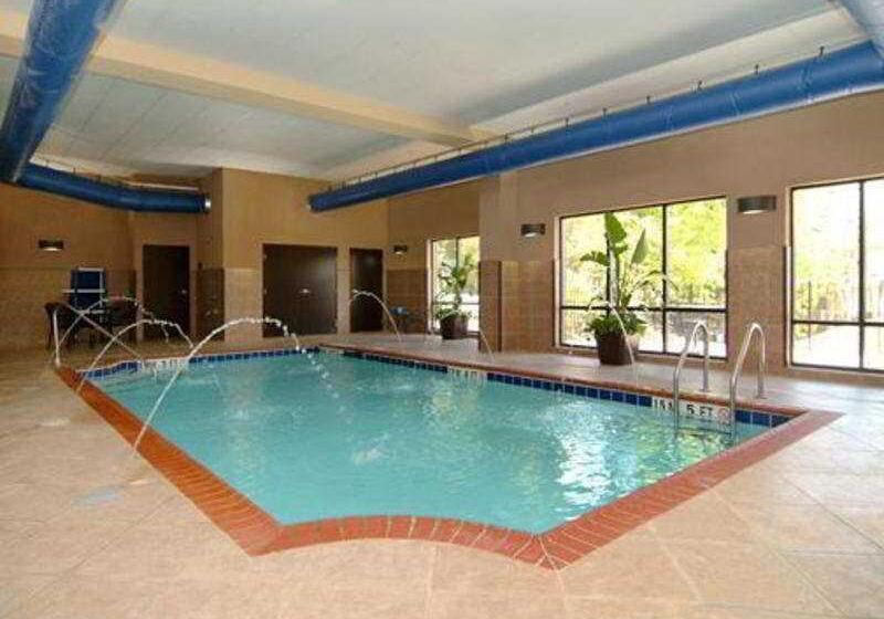 Отель Holiday Inn Express & Suites Lexington, An Ihg