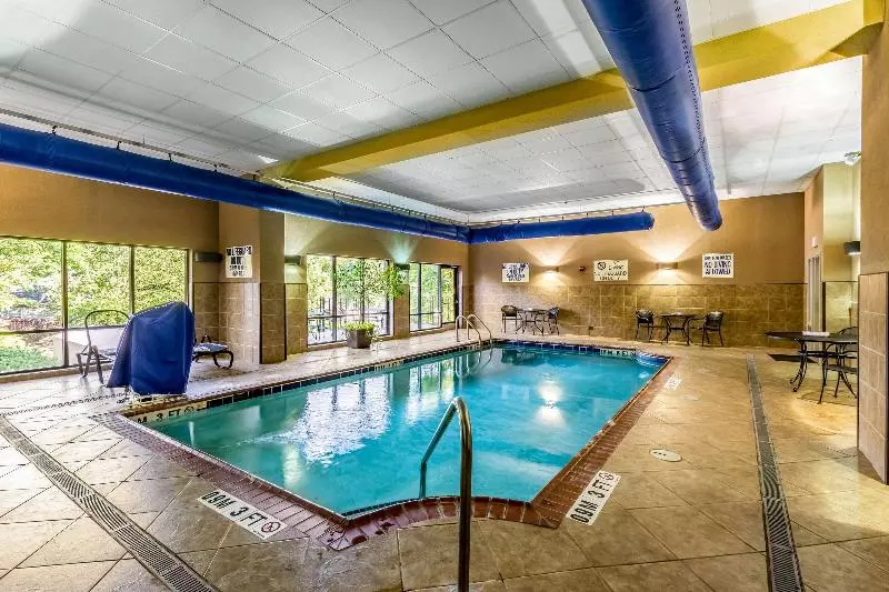 هتل Holiday Inn Express & Suites Lexington, An Ihg