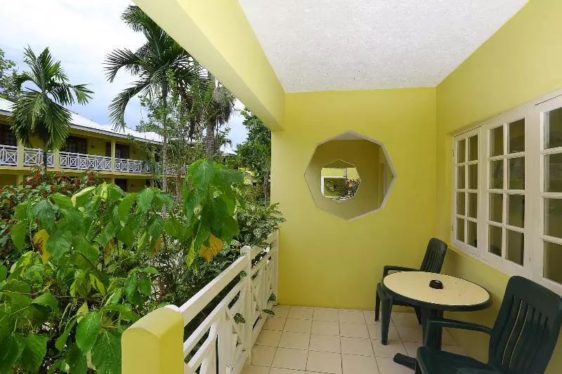 Отель Merrils Beach Resorts Lll