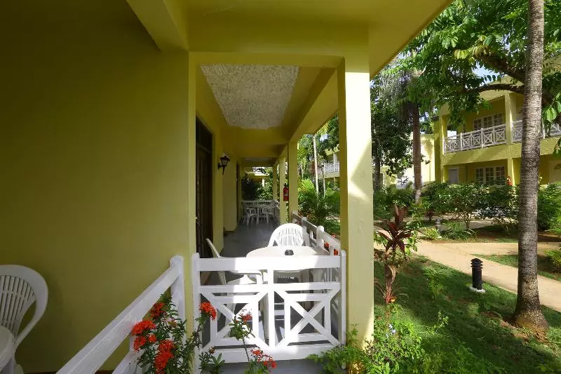 Отель Merrils Beach Resorts Lll