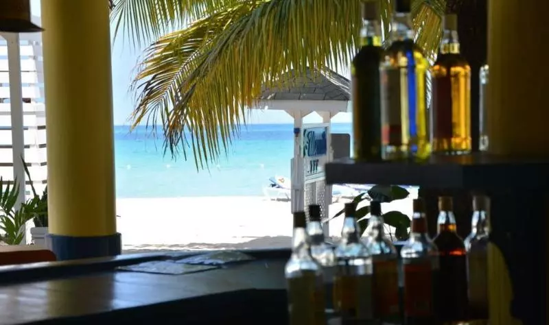 Отель Merrils Beach Resorts Lll