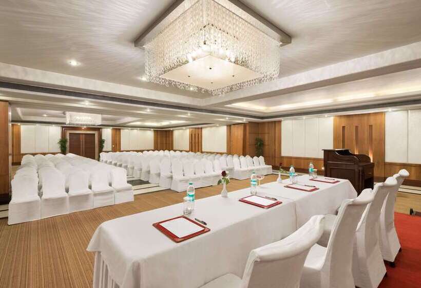 호텔 Ramada By Wyndham Jaipur