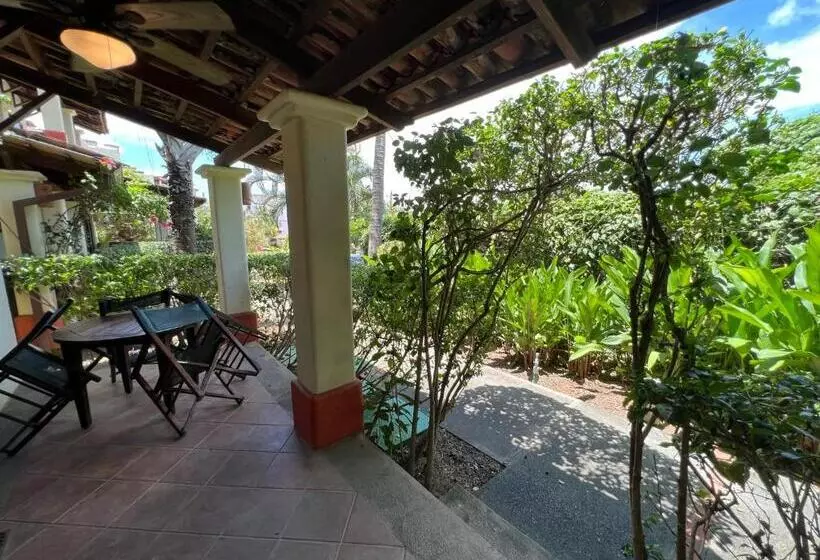 هتل Tropical Gardens Suites And Apartments