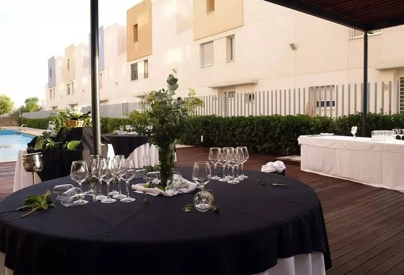 酒店 Villa Alojamiento Y Congresos   Villa Universitaria