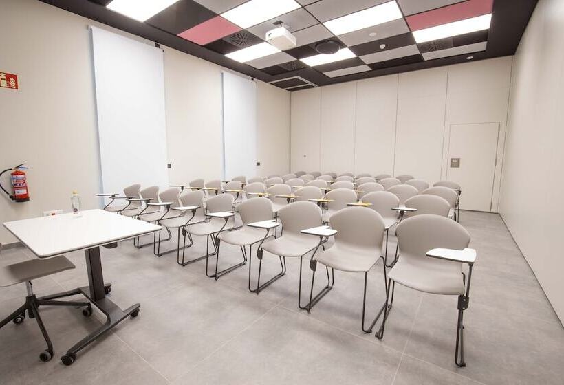 Отель Villa Alojamiento Y Congresos   Villa Universitaria