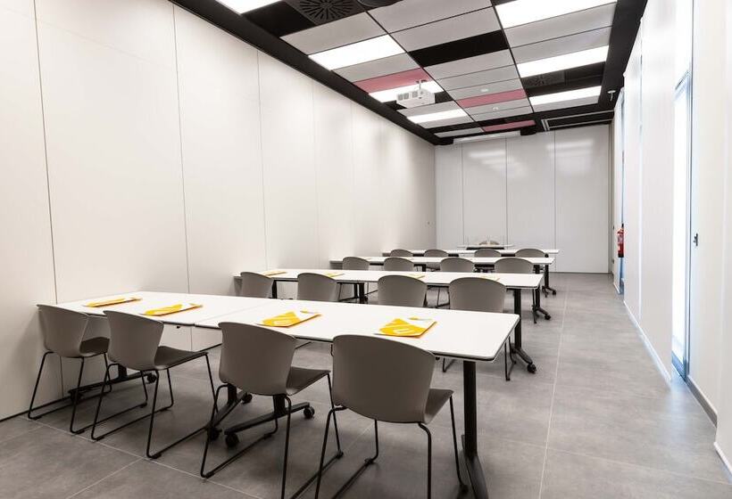 Отель Villa Alojamiento Y Congresos   Villa Universitaria