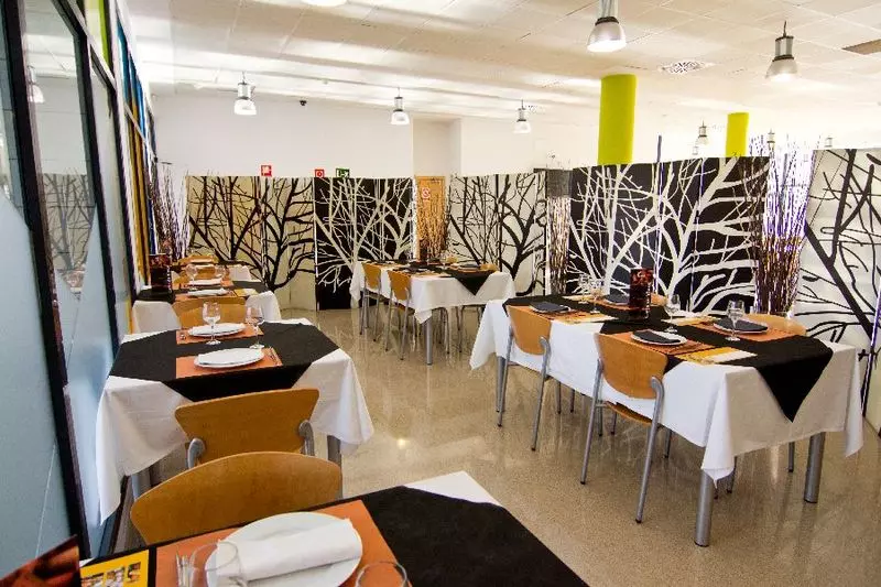 酒店 Villa Alojamiento Y Congresos   Villa Universitaria