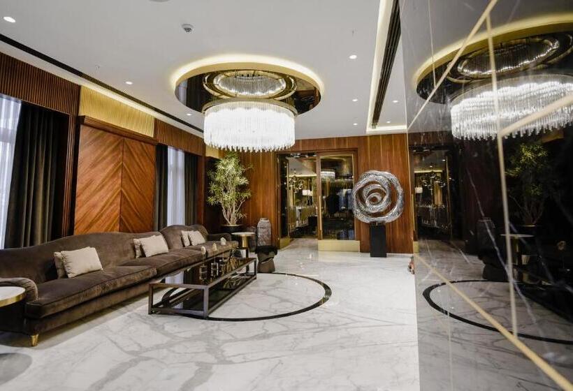 Rocks Hotel & Casino