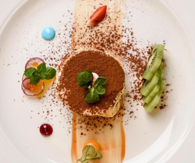 Rocks Hotel & Casino