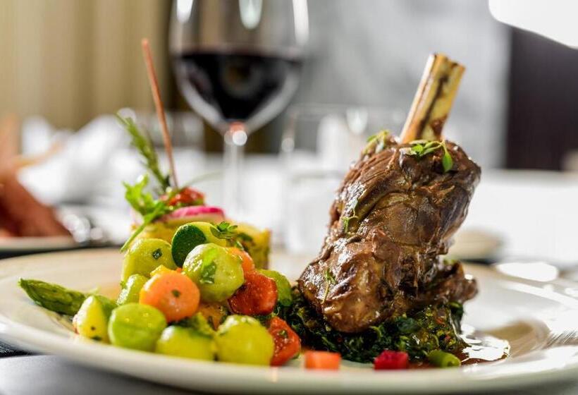 Rocks Hotel & Casino