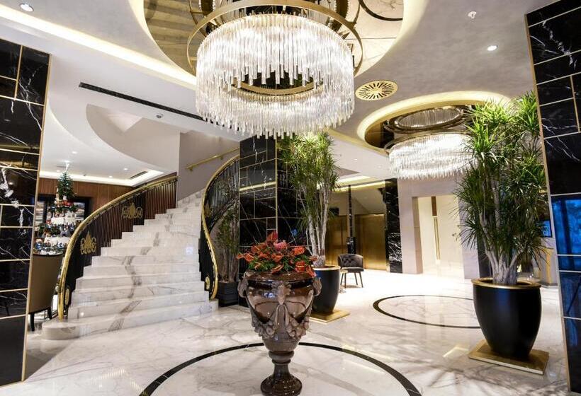 Rocks Hotel & Casino