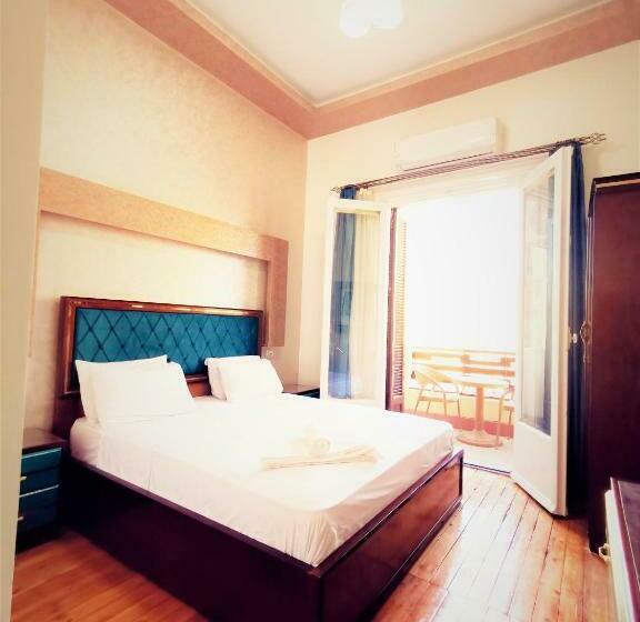 هاستل Golden Palace