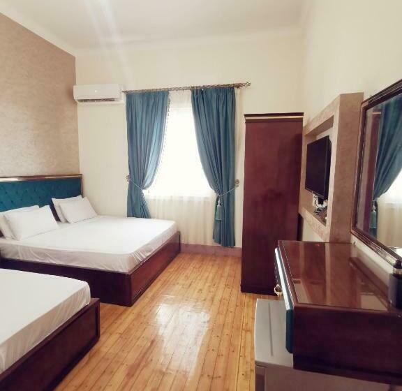 هاستل Golden Palace