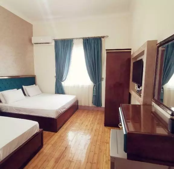 هاستل Golden Palace