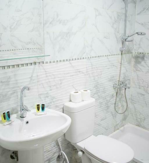 هاستل Golden Palace